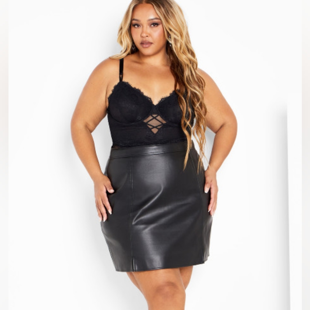 CITY CHIC NWT Lanie Fitted Faux Leather Pleather Skirt